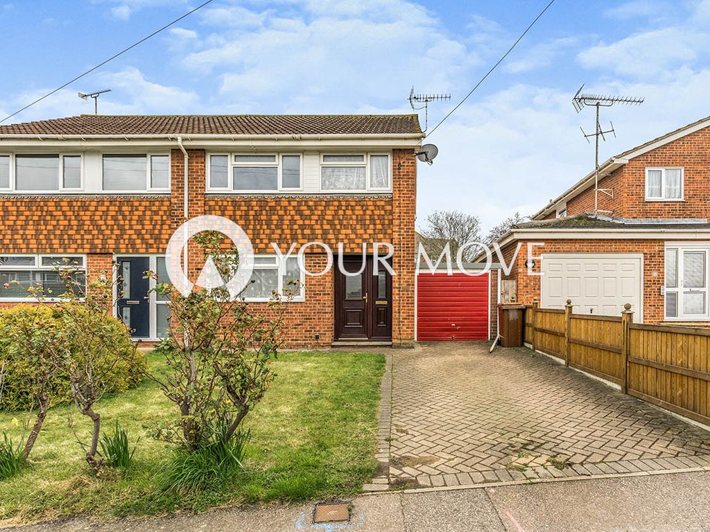 3 bed semidetached house to rent in Hazlemere Drive, Gillingham, Kent