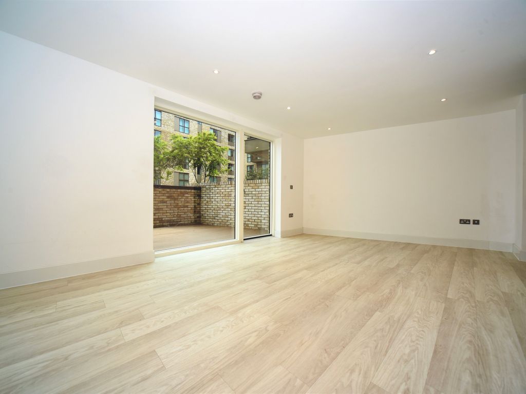 2 bed flat to rent in Abbotsford Court, Lakeside Drive Park Royal