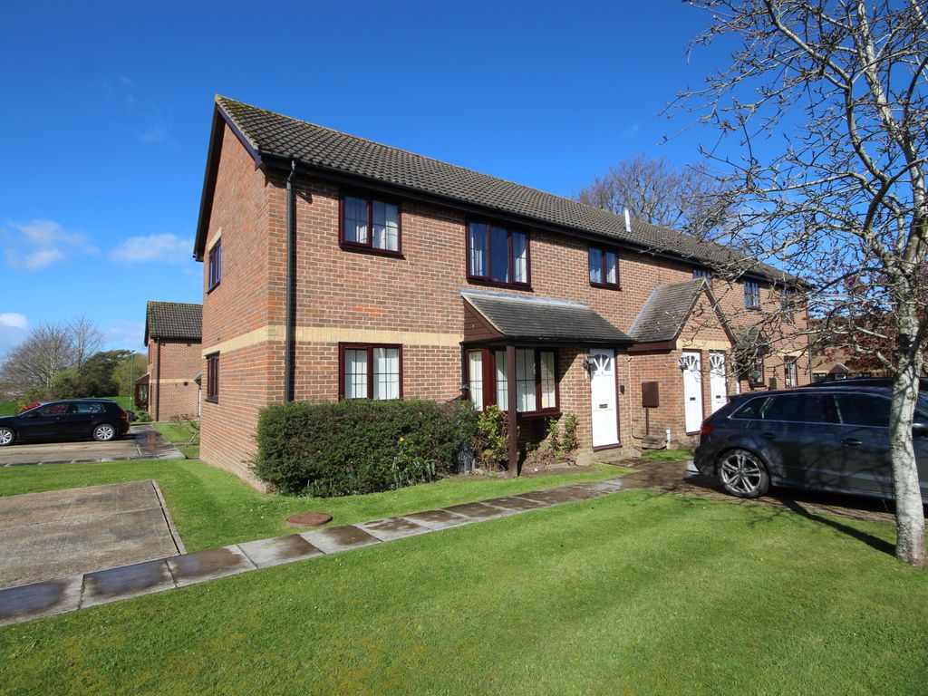 2 bed for sale in Oak Tree Way, Horsham RH13 Zoopla