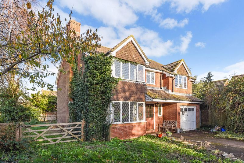 4 bed detached house for sale in Stanbury Close, Bosham, Chichester