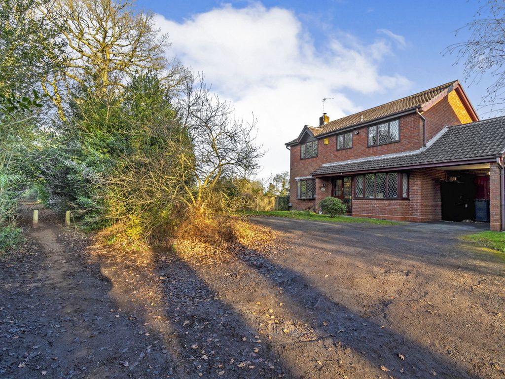 4 bed detached house for sale in Dippons Lane, Perton, Wolverhampton