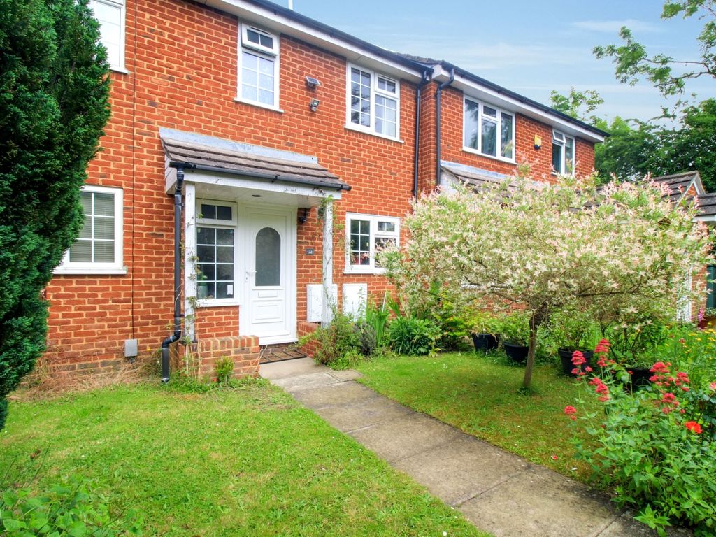 2 bed terraced house for sale in Durand Road, Earley, Reading RG6, £