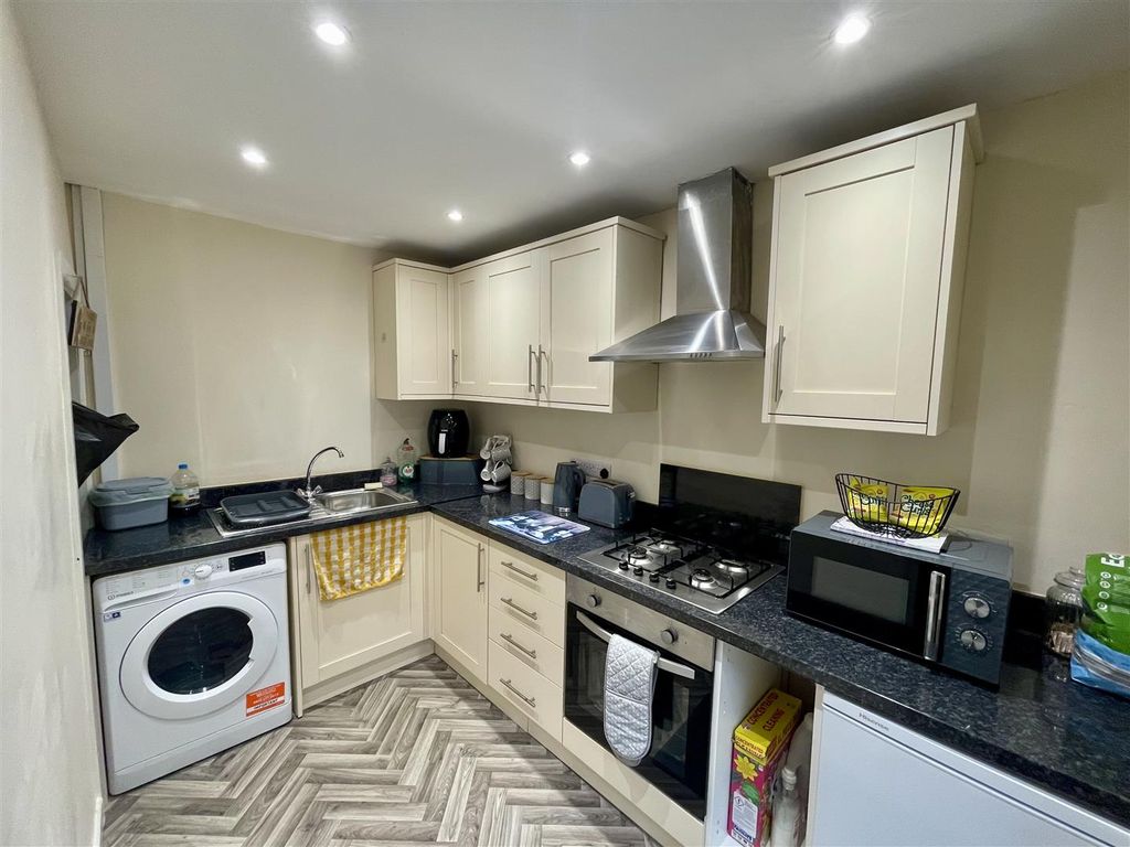 2 bed flat to rent in Llandaff Road, Canton, Cardiff CF11, £1,300 pcm