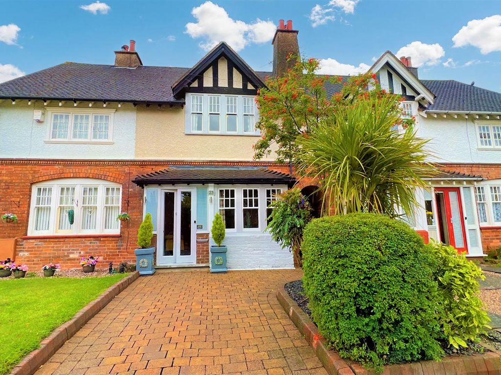 2 bed terraced house for sale in Willow Road, Bournville, Birmingham