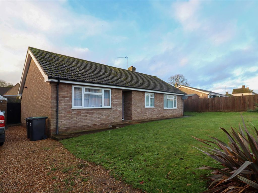 3 bed detached bungalow to rent in Brook Lane, Stretham, Ely CB6, £