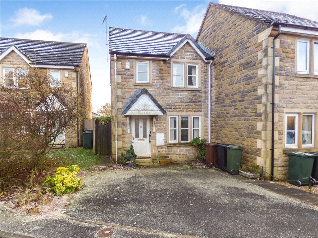 3 bed end terrace house for sale in Bramley Close, Oakworth, Keighley