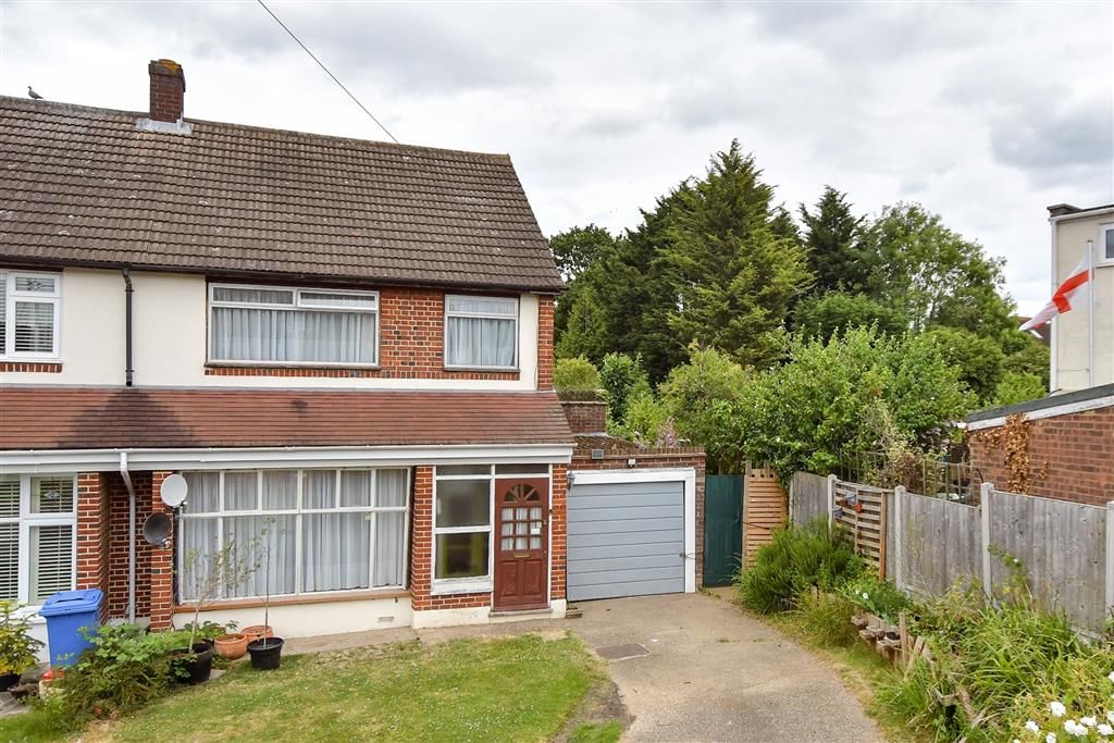 3 bed semidetached house for sale in Beverley Gardens, Hornchurch