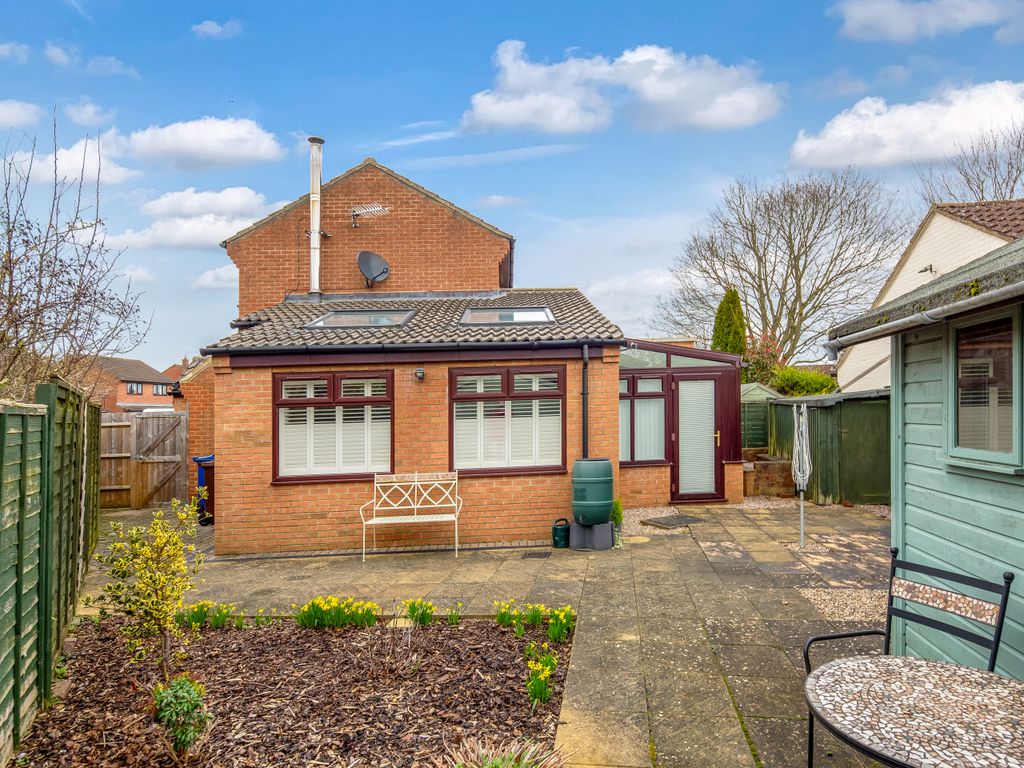 1 bed semidetached house for sale in Derwent Road, Bicester OX26, £