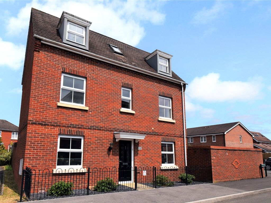 4 bed detached house for sale in Coldstream Way, Thatcham, West
