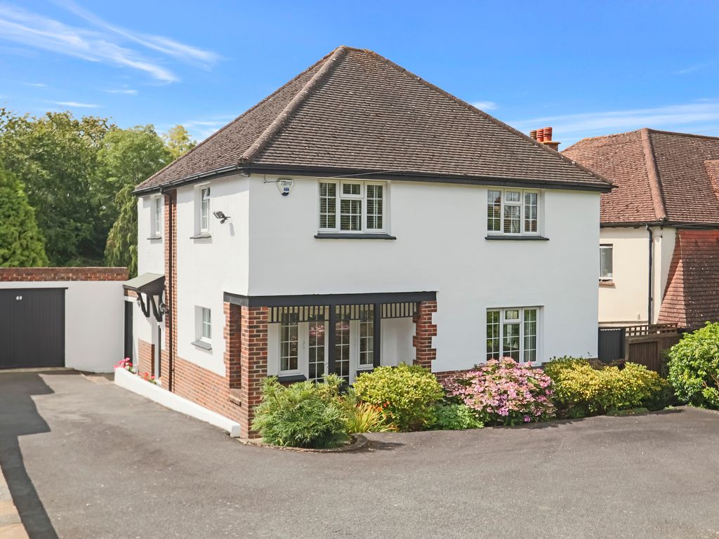 4 bed detached house for sale in Marlpit Lane, Coulsdon CR5, £725,000