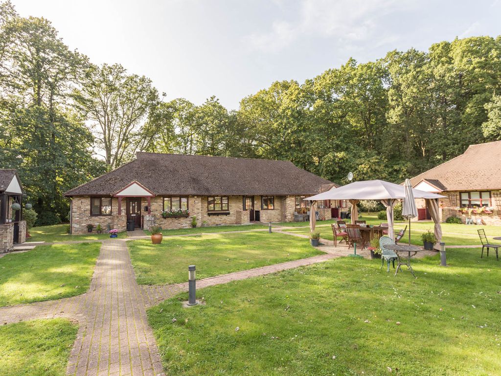 2 bed bungalow for sale in Meridian Court, Bagshot Road, Sunninghill