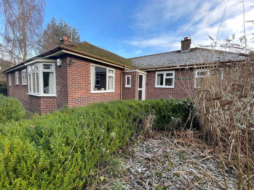 4 bed detached bungalow for sale in Luston, Leominster HR6 Zoopla