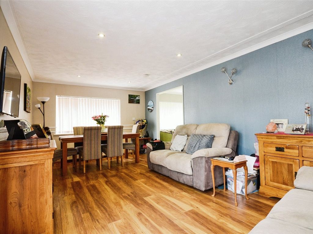 3 bed property for sale in Scatterdells Park, Scatterdells Lane