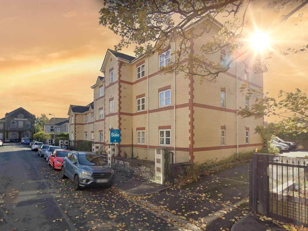 2 bed flat for sale in Oakfield Street, Roath, Cardiff CF24, £175,000