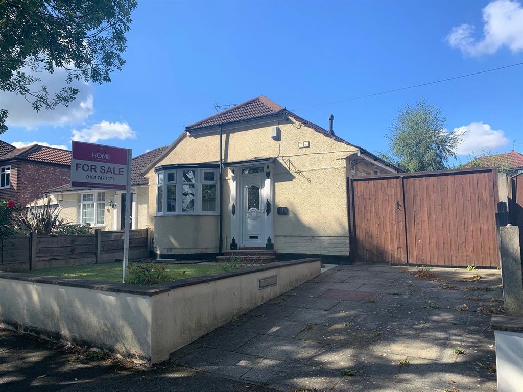 2 bed semidetached bungalow for sale in Snowden Avenue, Urmston