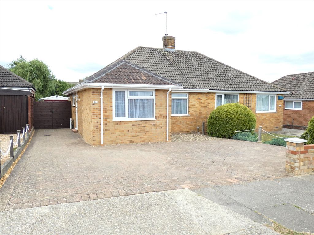 2 bed bungalow for sale in Denham Drive, Basingstoke, Hampshire RG22