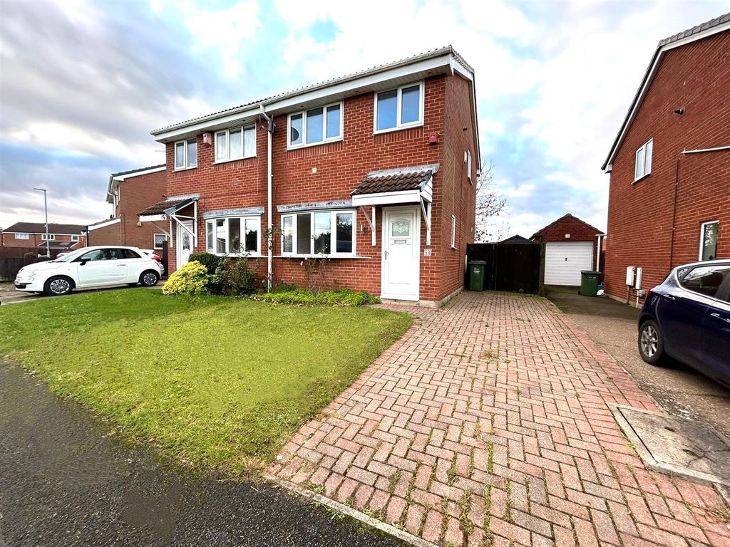 3 bed semidetached house to rent in Wetherall Avenue, Yarm TS15, £850