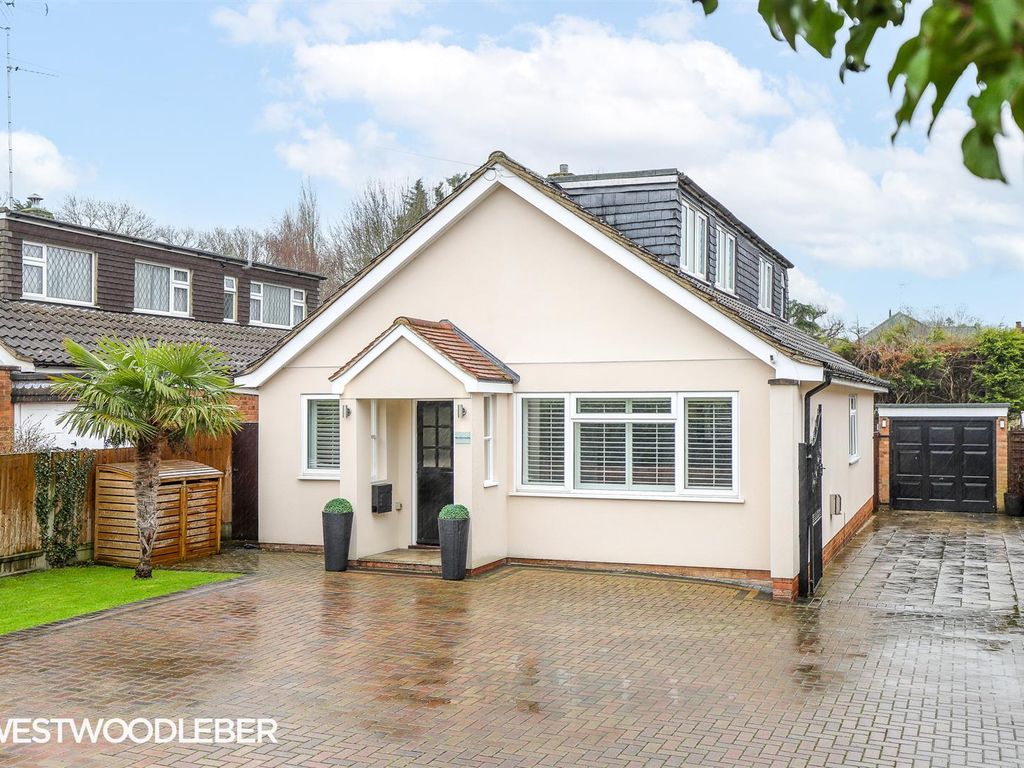 4 bed detached bungalow for sale in Hoe Lane, Nazeing, Waltham Abbey