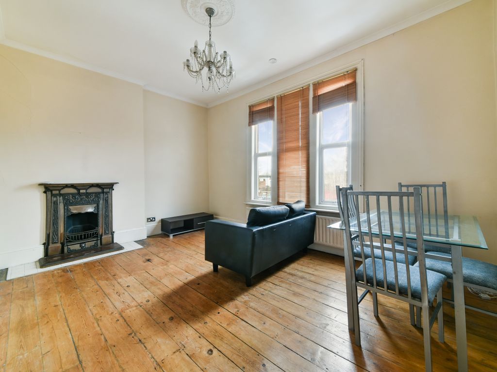 2 bed flat to rent in Bedford Hill, Balham SW12, £1,850 pcm Zoopla