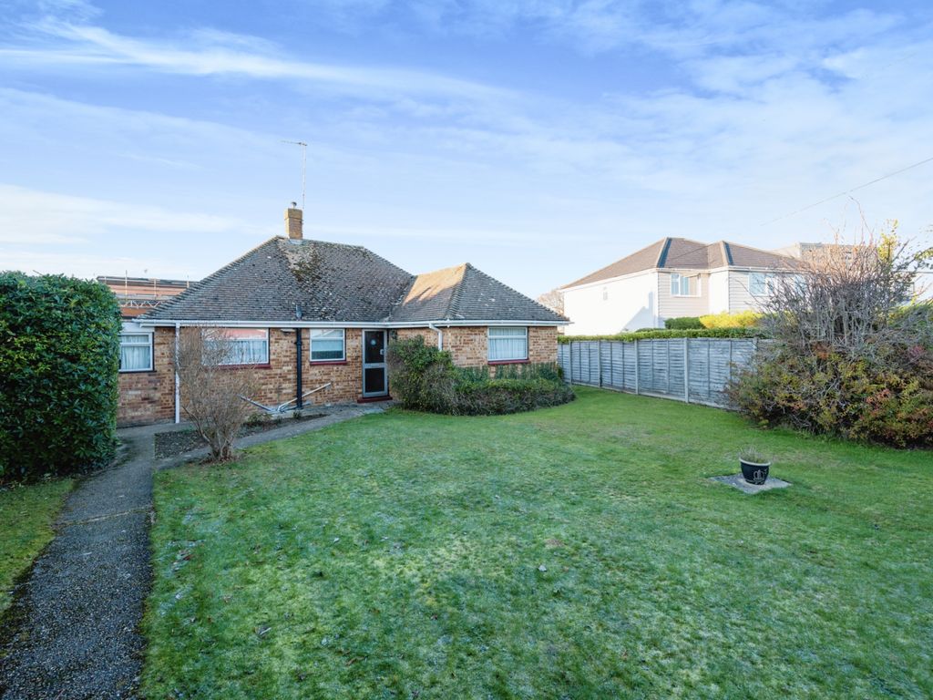 3 bed bungalow for sale in North Shore Road, Hayling Island, Hampshire PO11 Zoopla