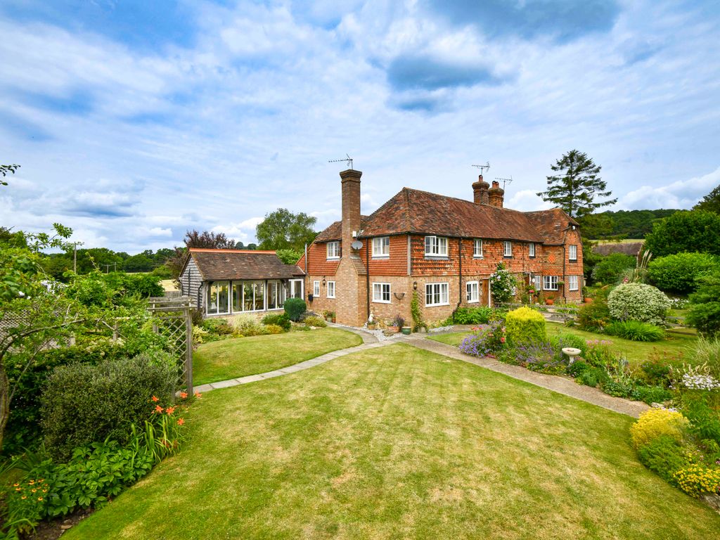 3 bed cottage for sale in Headcorn Road, Grafty Green ME17, £545,000 Zoopla