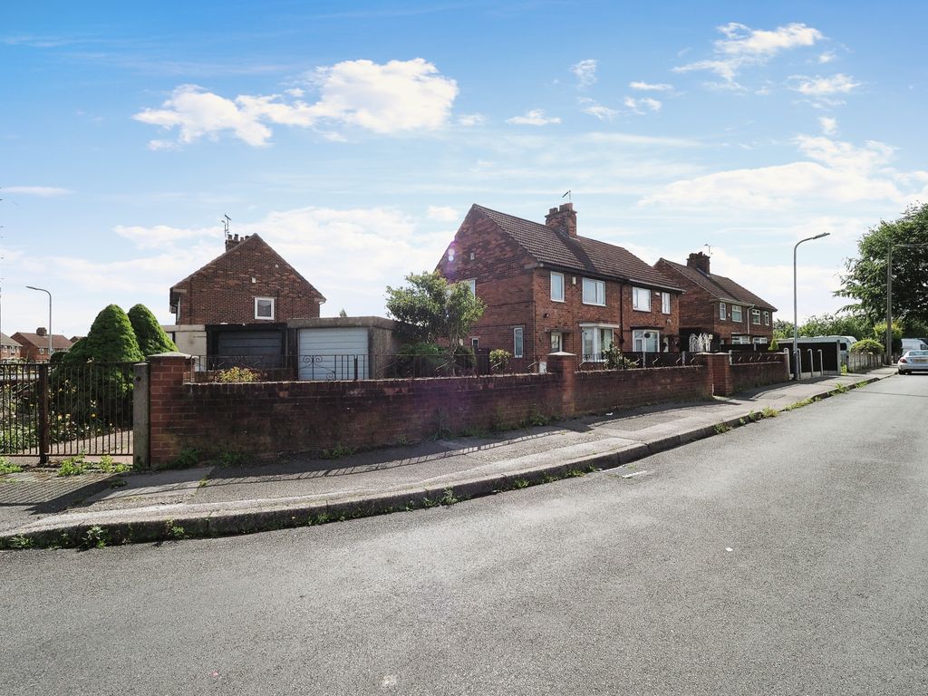 3 bed semidetached house for sale in Mapplewells Crescent, SuttonIn