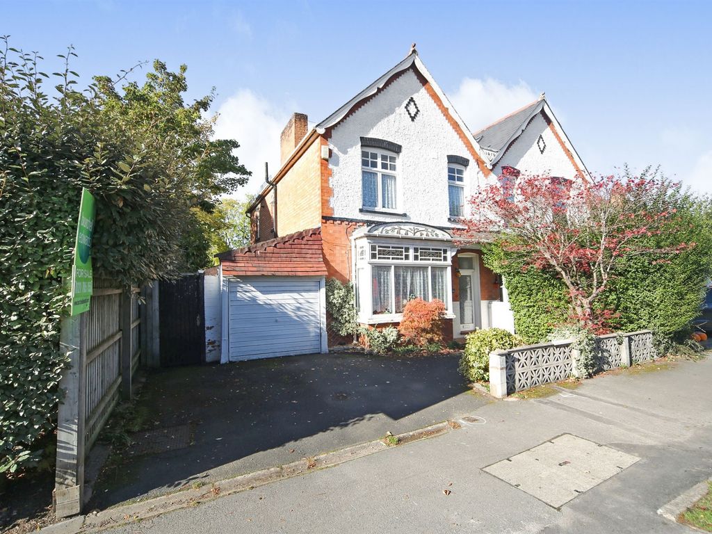 4 bed semidetached house for sale in Green Road, Solihull B92