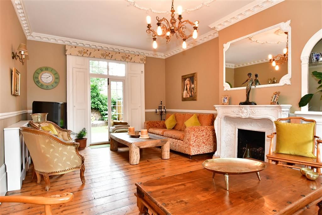 Nightingale Lane, London E11  