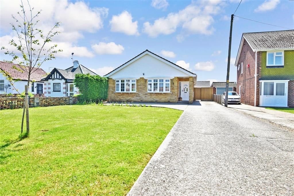 4 bed detached bungalow for sale in Maydowns Road, Chestfield