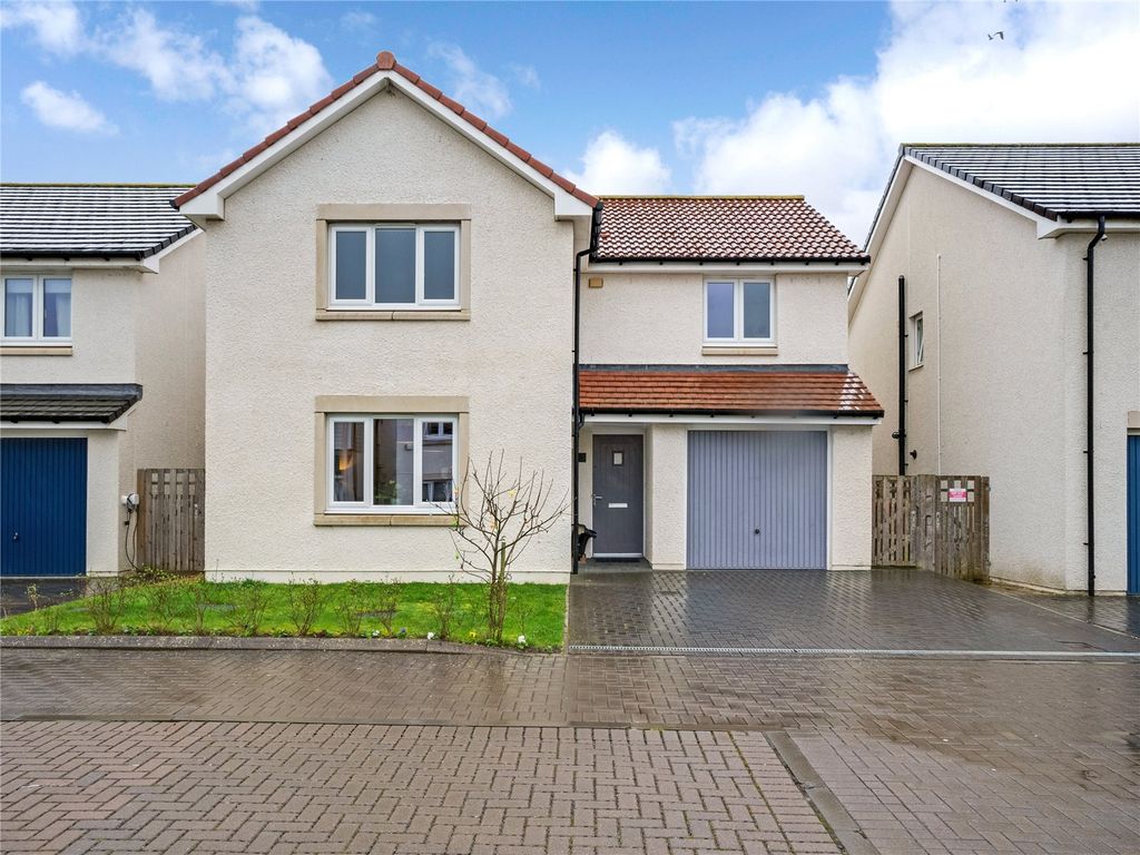 4 bed detached house for sale in Rowan Place, East Calder, Livingston