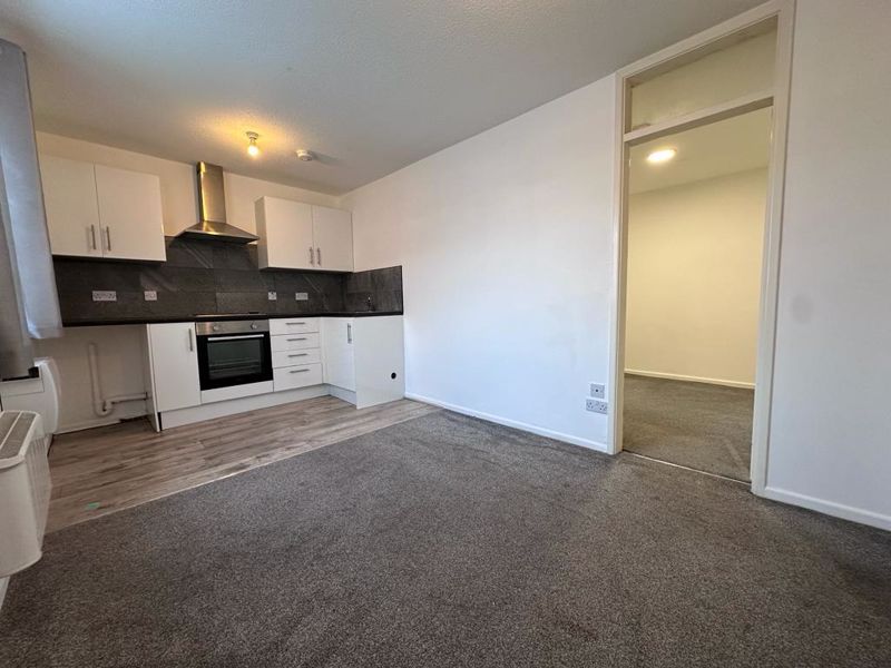 1 bed flat to rent in Chilgrove Avenue, Blackrod, Bolton. BL6, £500 pcm