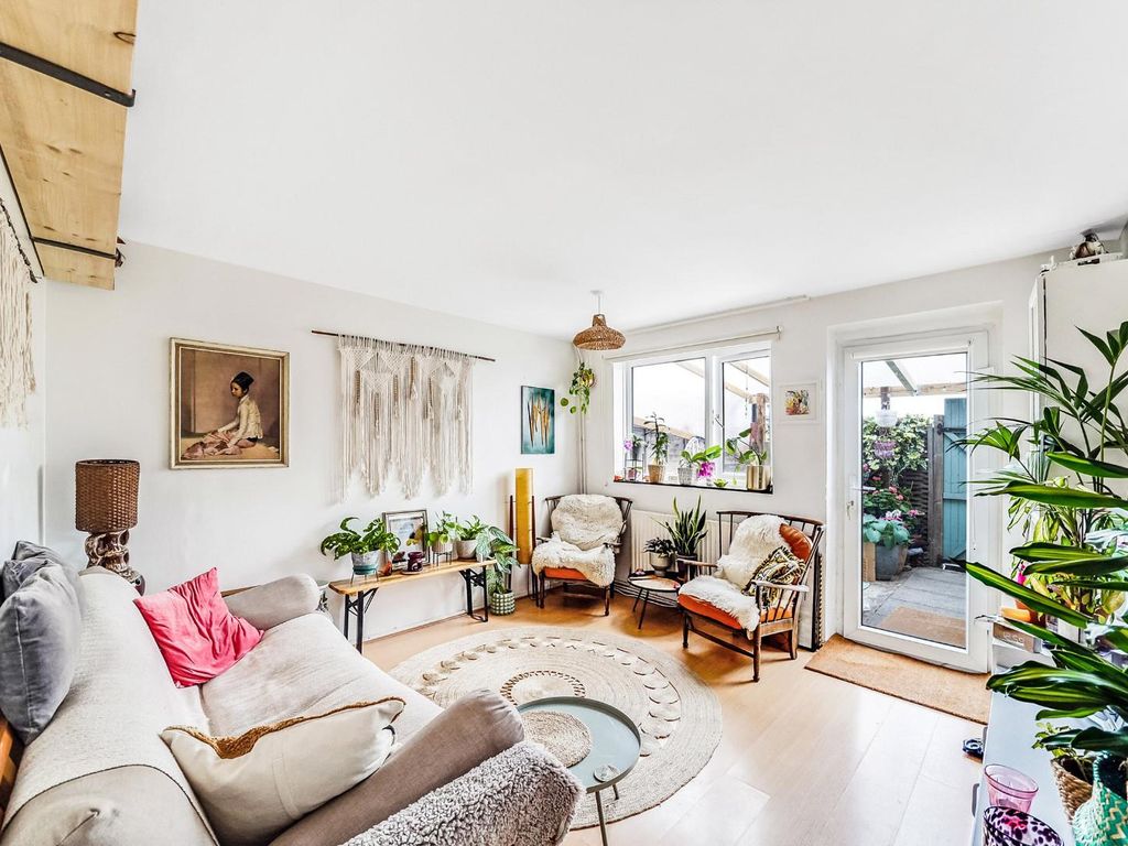 4 bed property for sale in Minster Walk, London N8 Zoopla