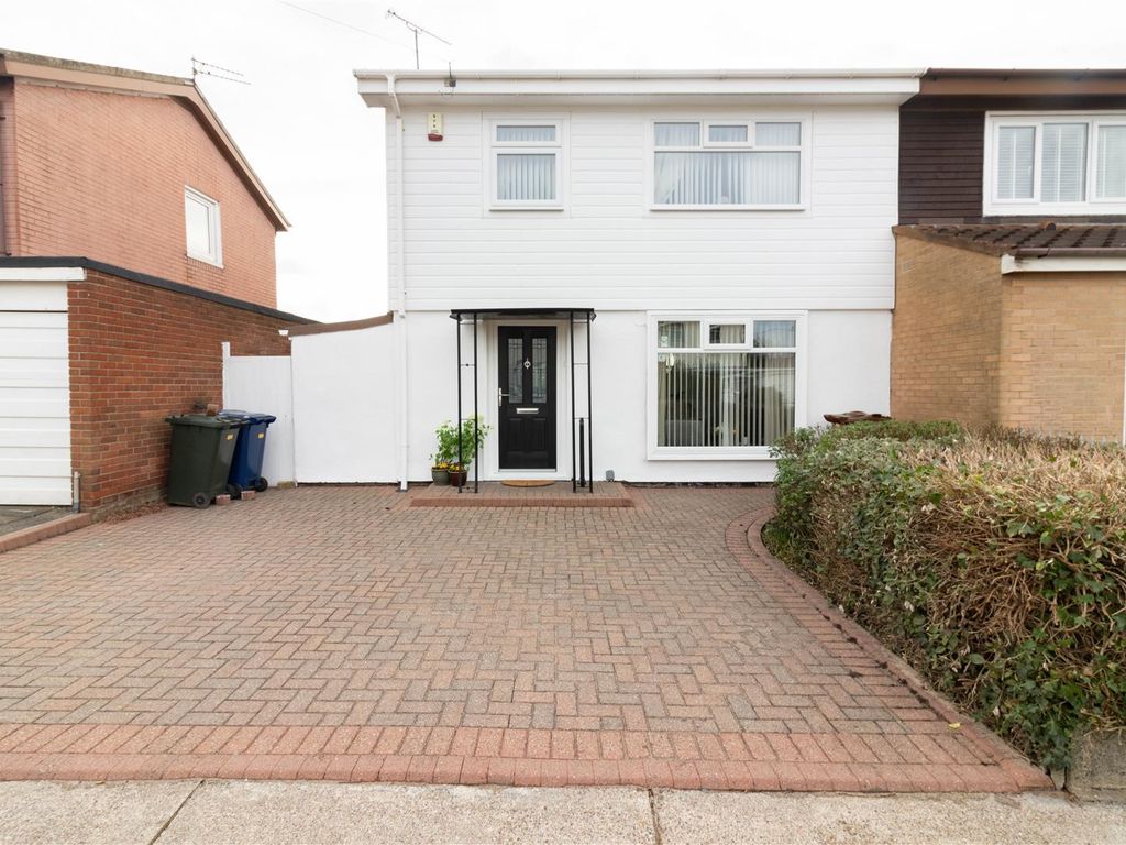 3 bed semidetached house for sale in Parkside Avenue, Longbenton