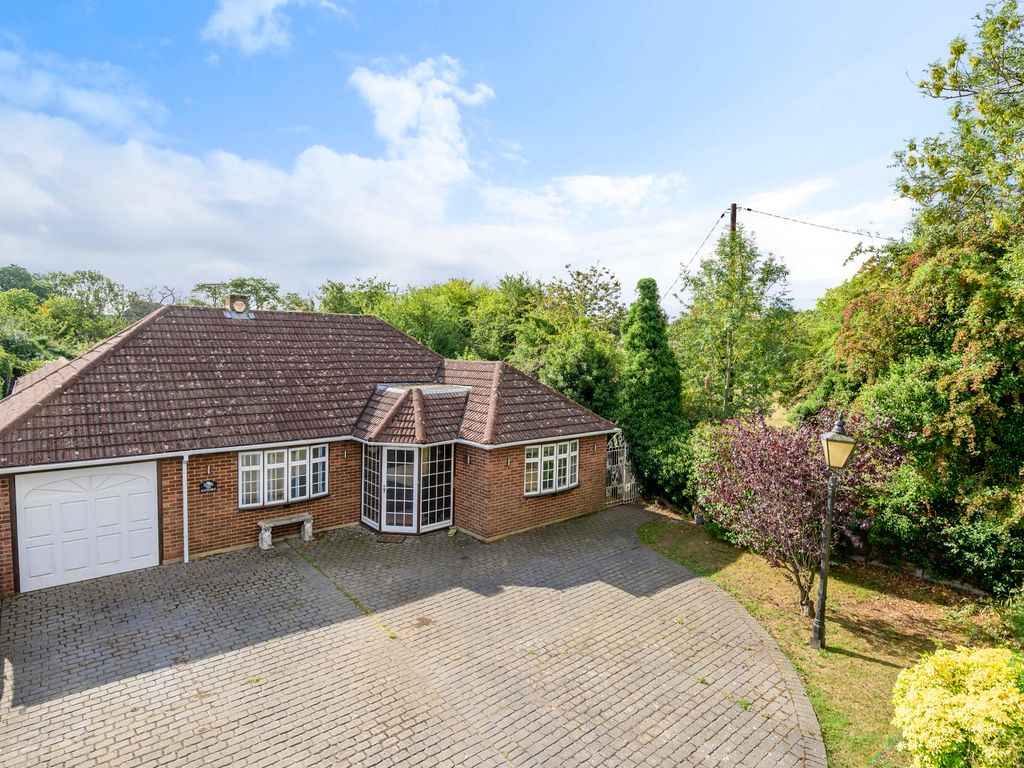 4 bed property for sale in Dunn Street Road, Bredhurst, Gillingham ME7 Zoopla