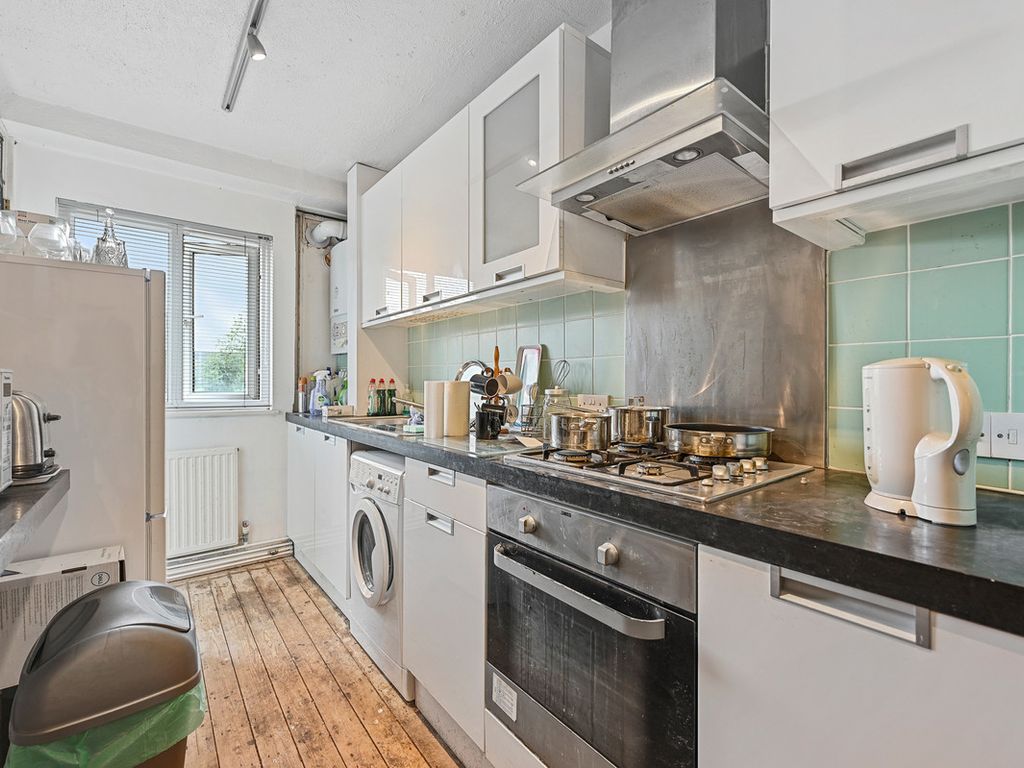 2 bed flat for sale in Byron Way, Northolt UB5 Zoopla