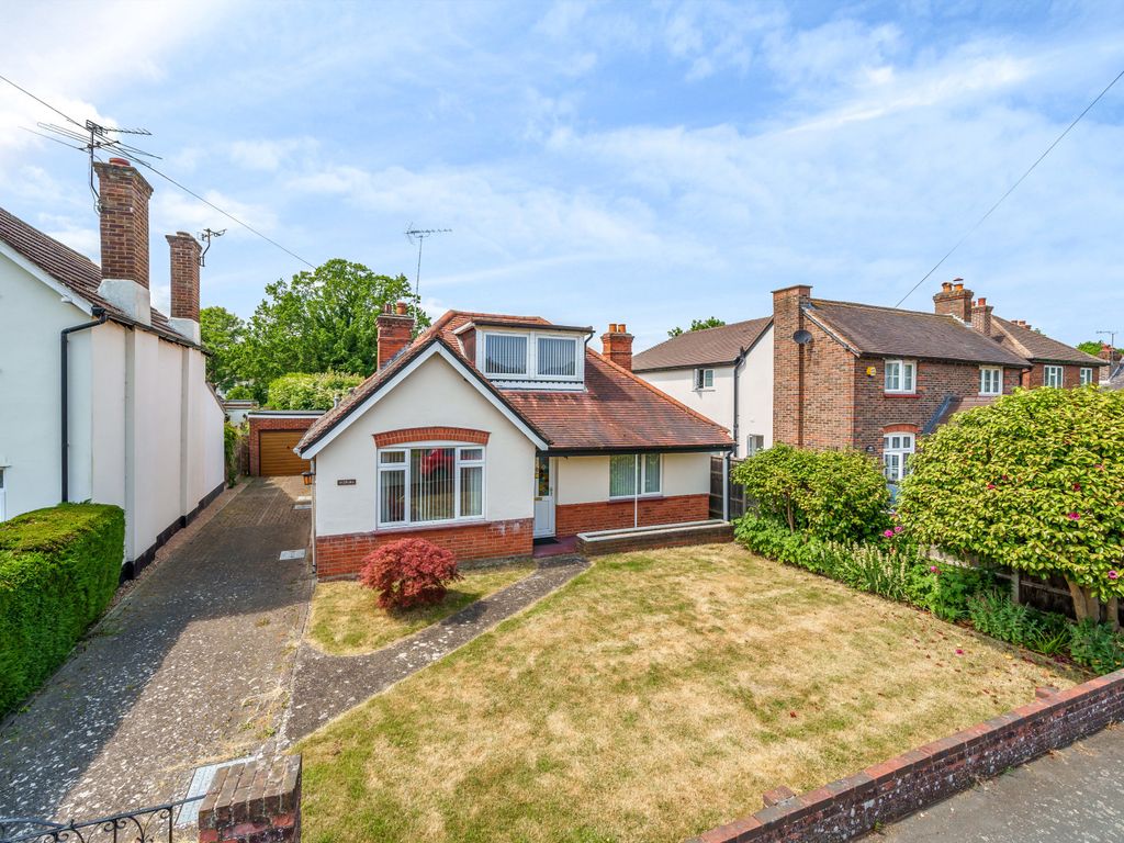 3 bed bungalow for sale in South Road, Horsell GU21 Zoopla
