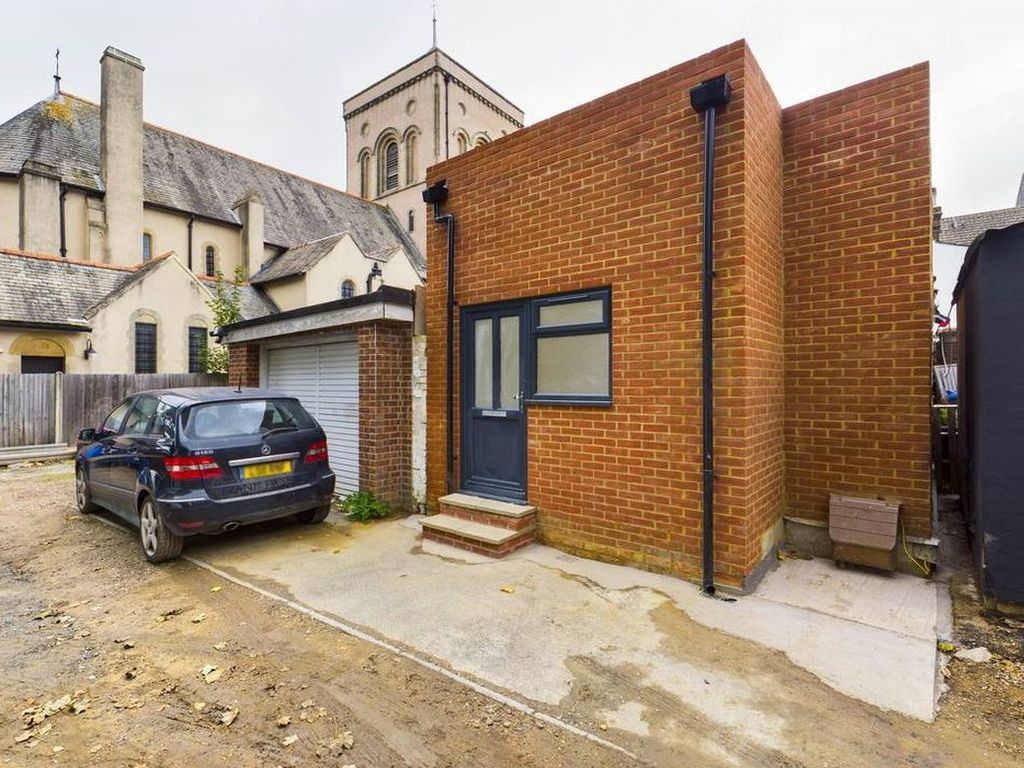 2 bed bungalow for sale in 188 London Road, East Grinstead, West Sussex