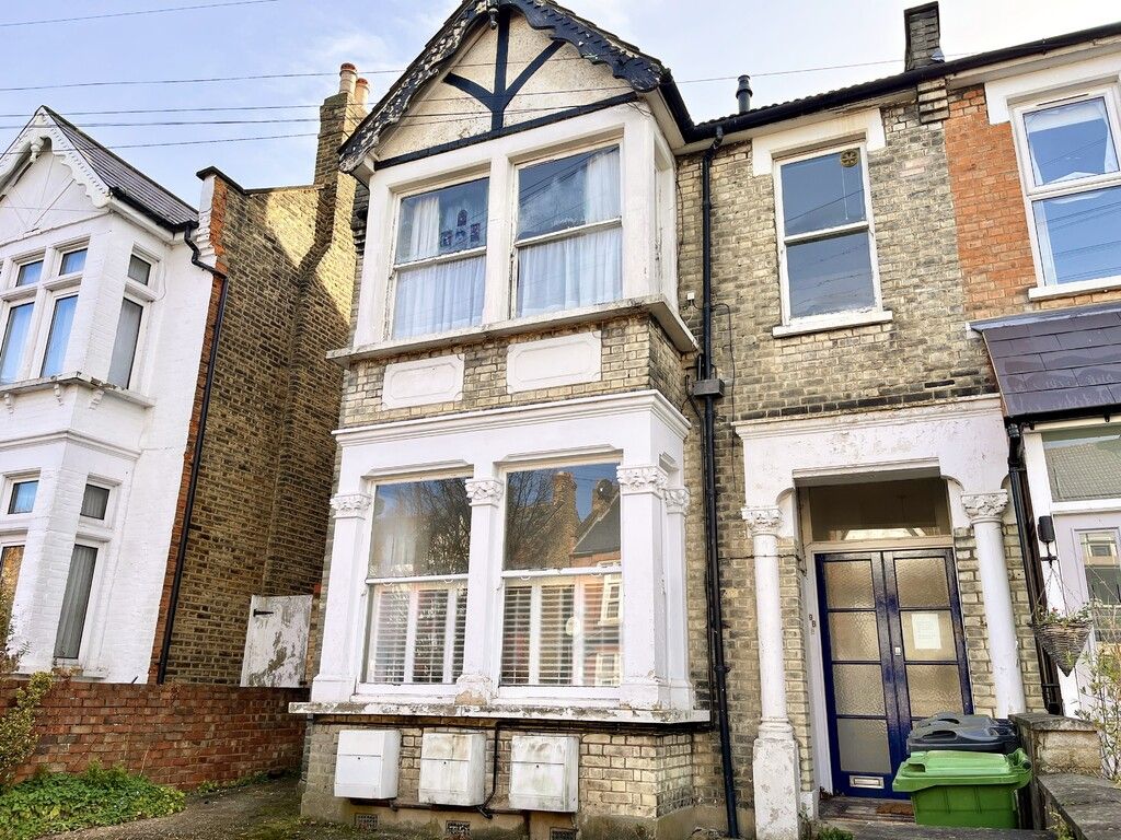 1 bed to rent in Chadwick Road, London E11, £1,500 pcm Zoopla