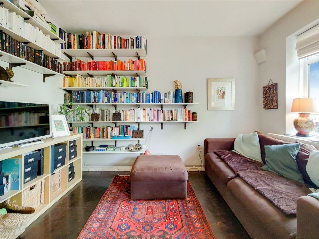 Vinson House, Cranston Estate, Islington, London N1  