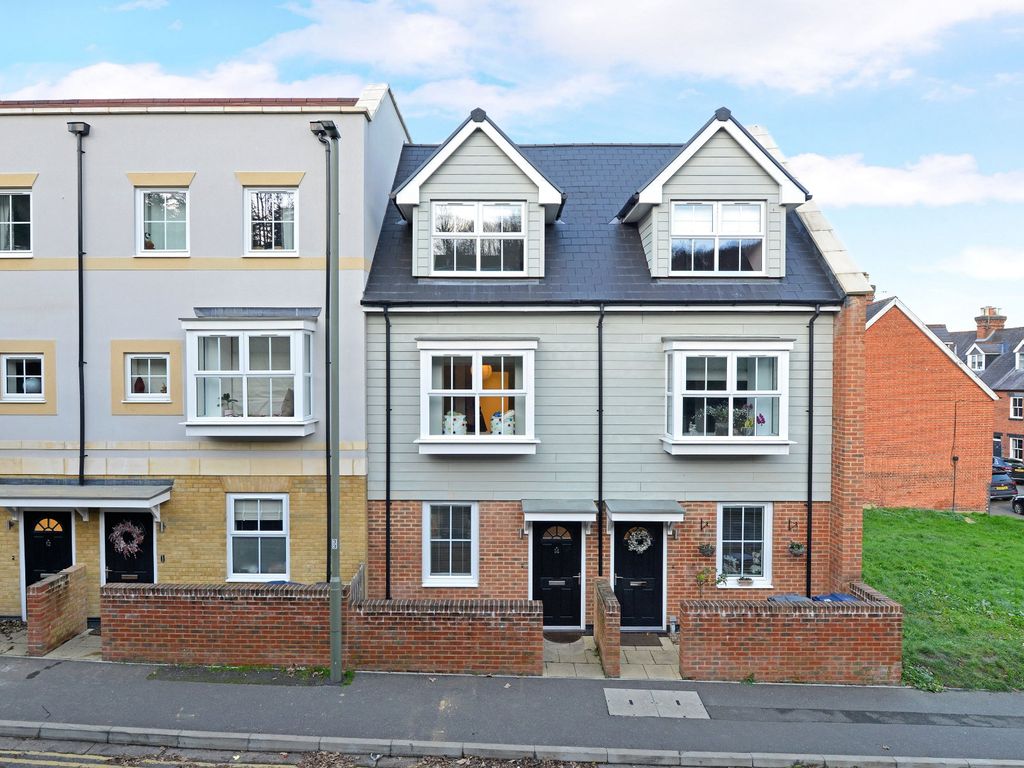 3 bed terraced house for sale in Godalming, Surrey GU7, £530,000 Zoopla