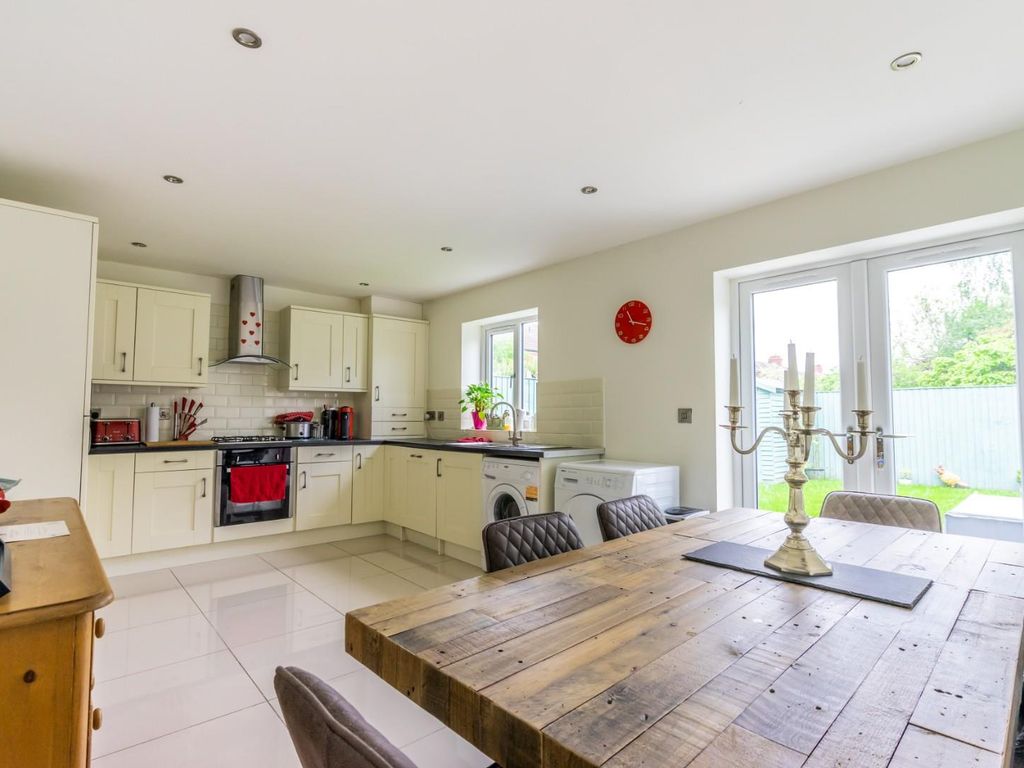 3 bed detached house for sale in Dodsworth Avenue, York YO31 Zoopla