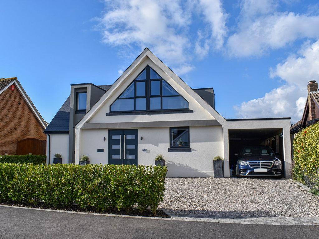 4 bed detached house for sale in Cowley Road, Lymington SO41, £