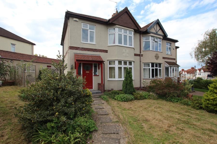 3 bed semidetached house to rent in Laurie Crescent, Henleaze, Bristol