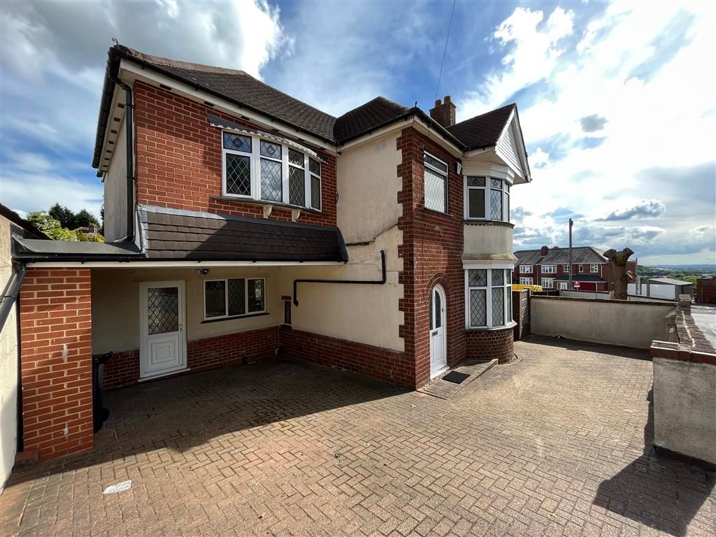 4 bed property to rent in Oakham Avenue, Dudley DY2, £1,300 pcm Zoopla