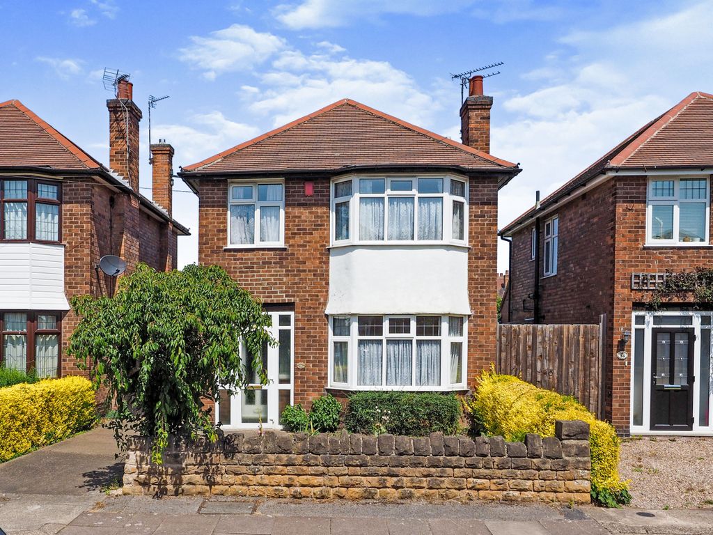 3 bed detached house for sale in Runswick Drive, Nottingham NG8 Zoopla