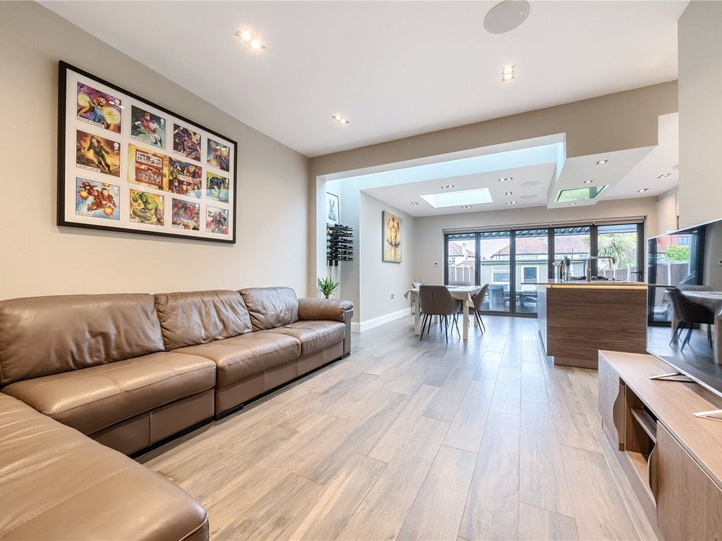 4 bed end terrace house for sale in Connaught Gardens, Palmers Green, London N13 Zoopla