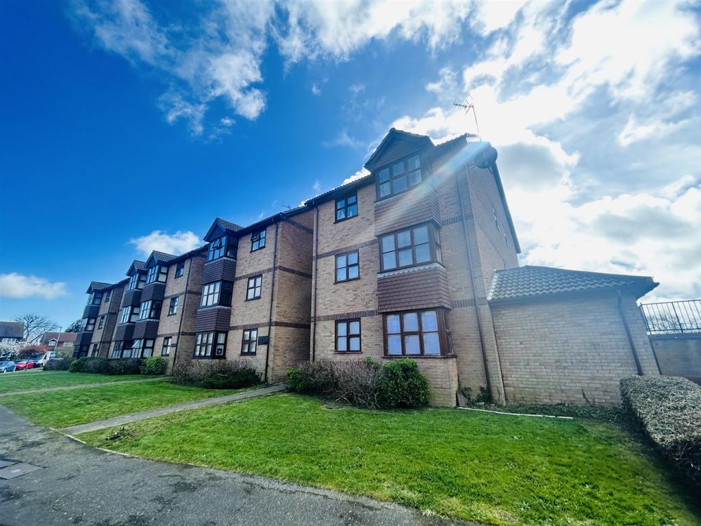 1 bed flat for sale in Snowdon Close, Eastbourne BN23, £149,950 Zoopla