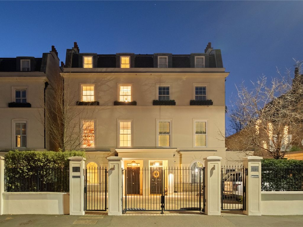 6 bed semidetached house for sale in Spencer Park, London SW18, £