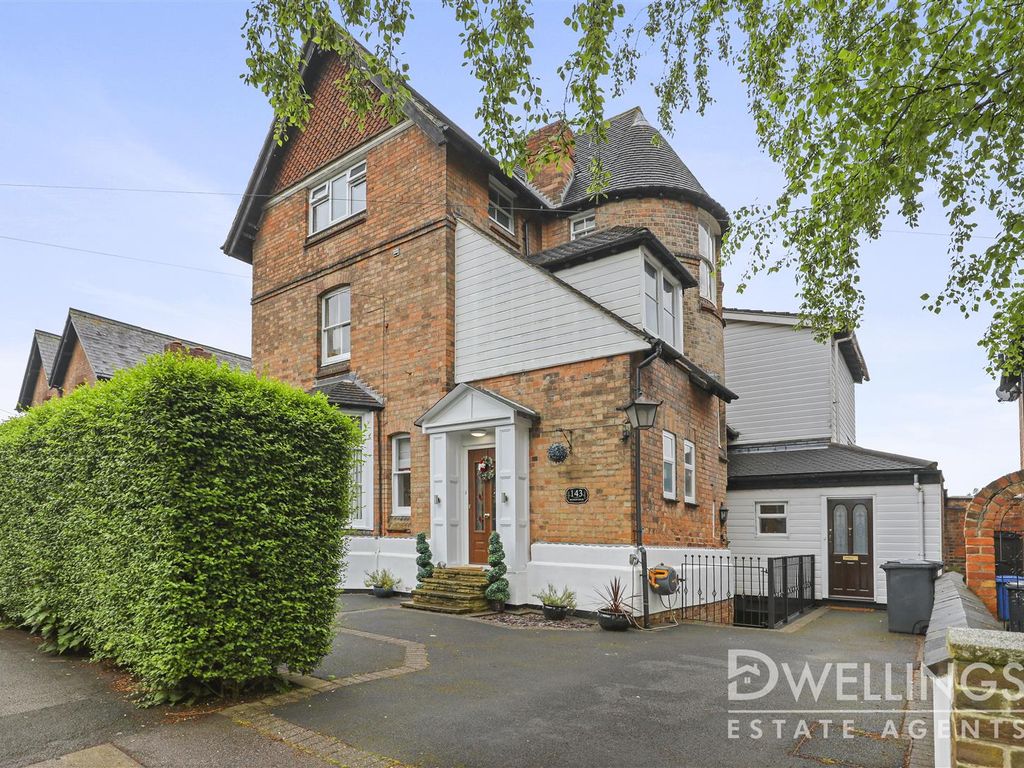 5 bed detached house for sale in Alexandra Road, BurtonOnTrent DE15