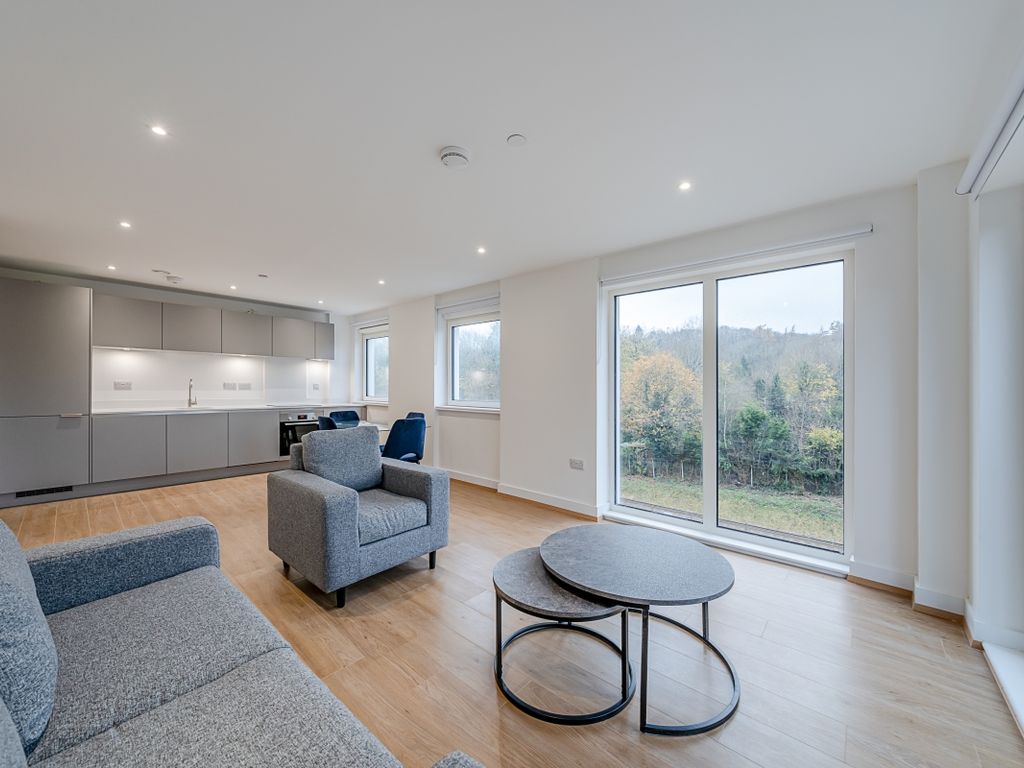 2 bed flat to rent in Well Farm Road, Whyteleafe CR3, £1,680 pcm Zoopla